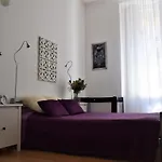 Your Gorgeous And Spacious Dream Free Parking Apartment *