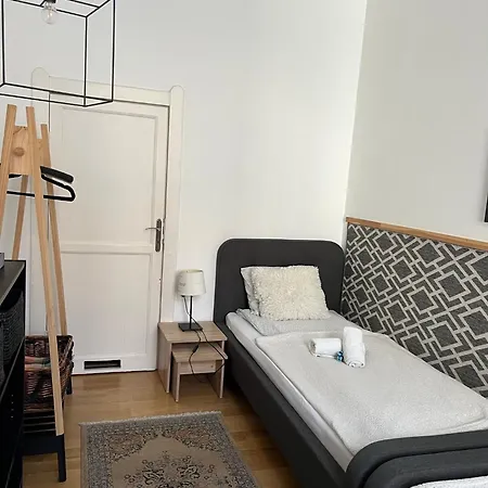 Your Gorgeous And Spacious Dream Free Parking Apartment
